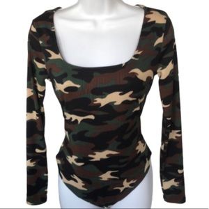 FASHION NOVA camo pattern scoop neck bodysuit